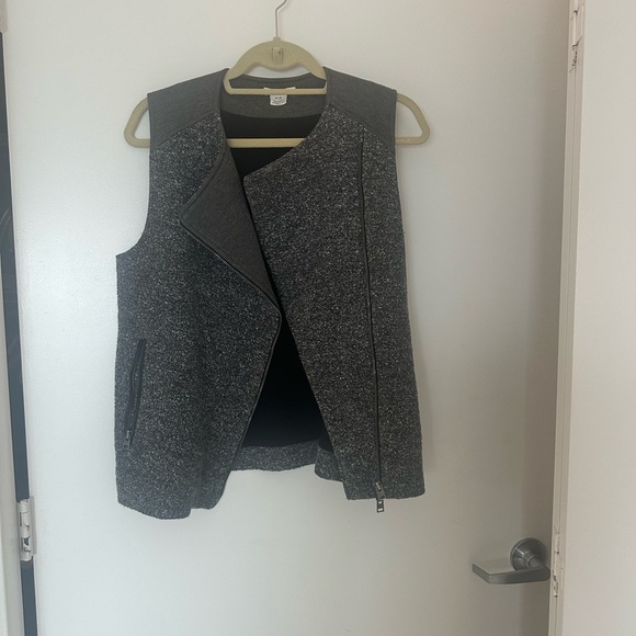 Club Monaco Gray Textured Vest - Picture 7 of 8